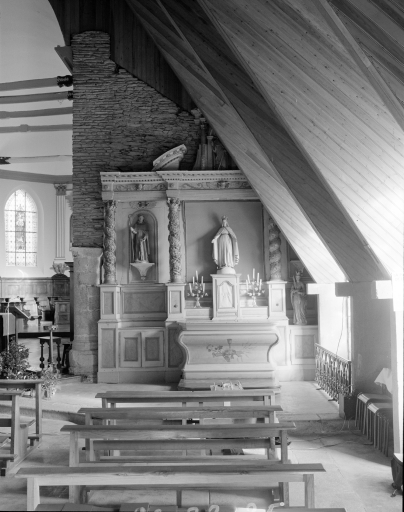 Retable secondaire et 2 statues