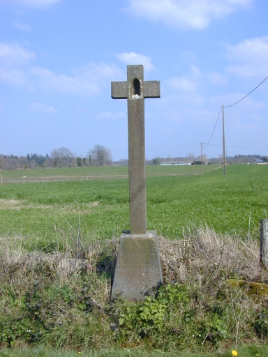 Croix de chemin, près de la Rouachère (Cuguen)