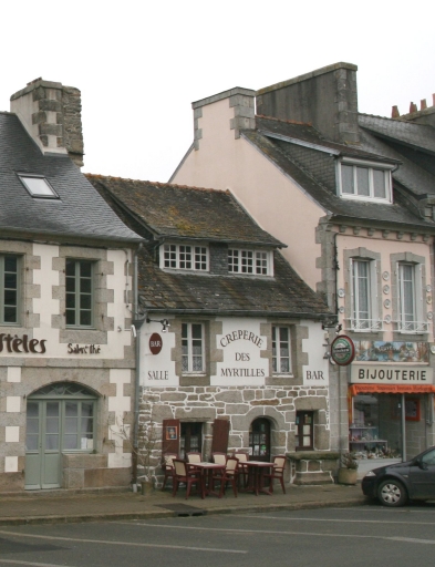 Maison, 26, place Aristide Briand (Huelgoat)