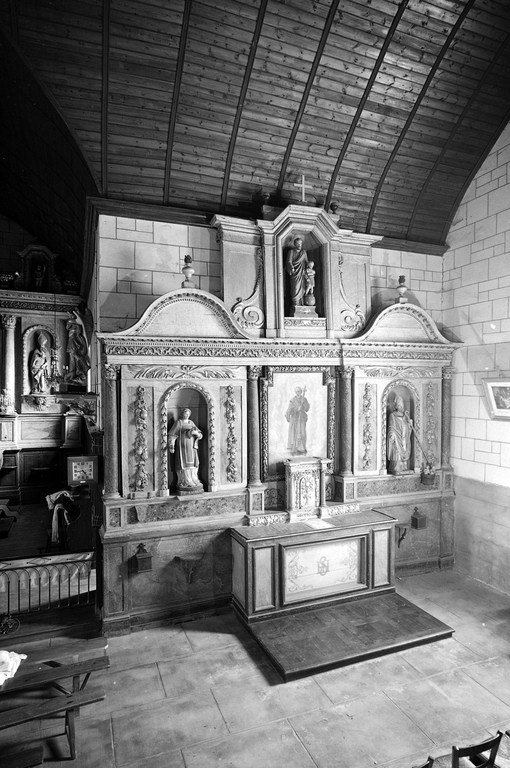 Autel, retable, tabernacle, gradin d'autel (autel secondaire, autel tombeau, retable architecturé à niche), dit de Joseph, église paroissiale Saint-Martin (Lassy)