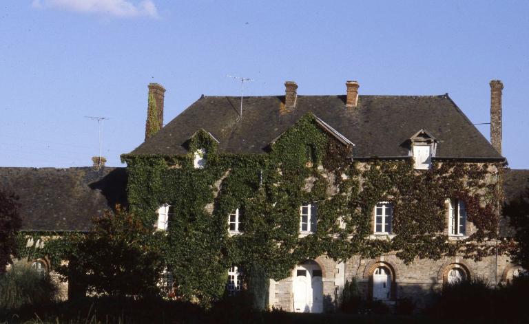 Château du Plessis (La Couyère et Tresboeuf)
