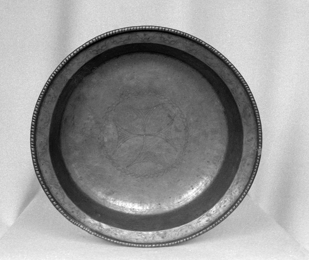 Plat (2), église paroissiale Saint-Pierre (Ploërdut)