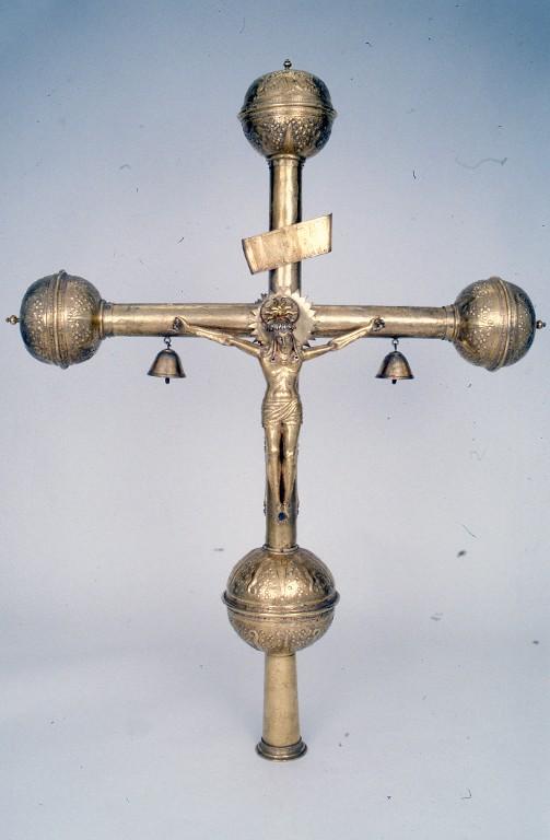 Croix de procession, église paroissiale Saint-Justin (Guiler-sur-Goyen)