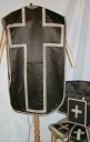 Ornement noir 2 : chasuble, étole, manipule, bourse du corporal, voile du calice