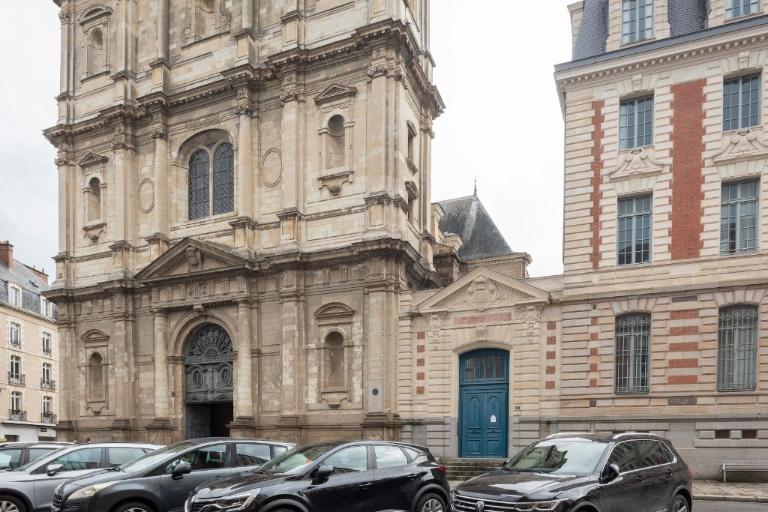 Ancien prieuré et hôpital Saint-Thomas, collège Saint-Thomas, puis collège de Jésuites, puis lycée impérial, actuellement lycée Emile-Zola, avenue Jean-Janvier ;  rue Toullier (Rennes)