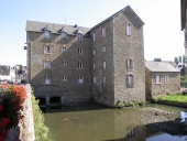 Moulins à farine et à tan, puis minoterie de la Ville, puis de la société Anonyme des minoteries Piéto, actuellement immeuble à logements, 13 rue du Docteur Lavergne (Lamballe fusionnée en Lamballe-Armor en 2019)