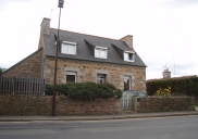 Maison, rue de la Poste (Penvénan)