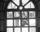 Verrière à personnages de la baie n° 4 : Annonciation, Sainte Catherine d'Alexandrie, Résurrection, chapelle Saint-Méen, le Borne (Guégon)