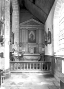 Autel, retable, gradins d'autel (2), tabernacle (autel secondaire, autel tombeau, retable architecturé, tabernacle, église Saint-Pierre-Saint-Paul, Chapelle Notre-Dame-des-Victoires et ossuaire (Gourin)