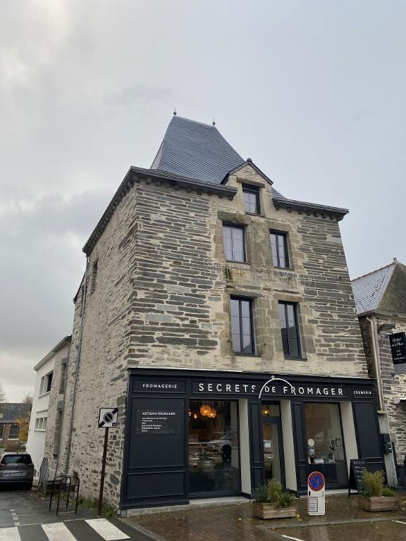 Maison, 3 place de la Mairie (Guer)