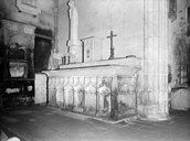 Autel (autel tombeau) (2), église paroissiale Notre-Dame (Kernascléden)