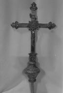 Croix de procession (2), église paroissiale Saint-Pierre-es-Liens (Plescop)