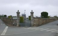 Cimetière, rue Ernest Renan ; rue de Run Bellec (Plouha)