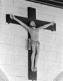 Croix : Christ en croix (2), église paroissiale Saint-Primel (Primelin)