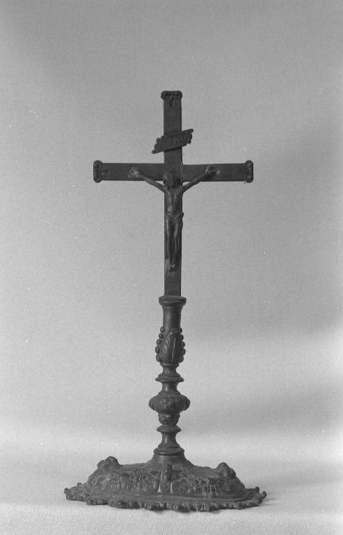 Croix d'autel, église Saint-Michel (Glénac fusionnée en La Gacilly en 2017)