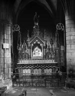 Autel, châsse (autel secondaire, autel tombeau) : des reliques de saint Paul Aurélien, style néo-gothique, cathédrale de Saint-Paul-Aurélien (Saint-Pol-de-Léon)