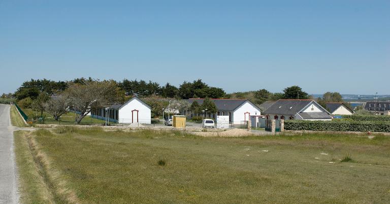 Anciens casernements actuellement Centre de vacances de l'Institution de Gestion Sociale des Armées (I.G.E.S.A.), Lagatjar, Pointe de Kerbonn (Camaret-sur-Mer)
