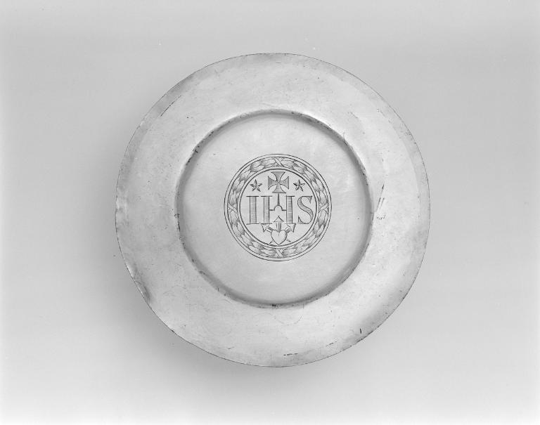 Patène (1), prieuré Notre-Dame, église paroissiale, mairie (Île-d'Arz)