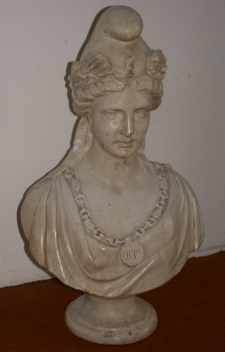 Buste sur piédouche : Marianne