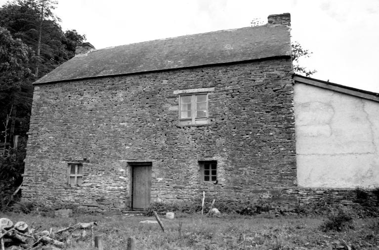 Les maisons et fermes de la commune Saint-Goazec