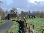 Alignement de maisons, la Planche (Saint-Pierre-de-Plesguen fusionnée en Mesnil-Roc'h en 2019)