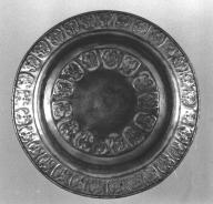 Plat de quête, église Saint-Pierre-Saint-Paul (Guégon)