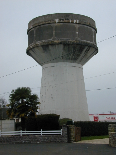 Château d'eau, avenue de la Libération, Bel Air (Combourg)
