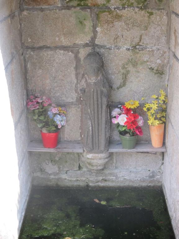 Fontaine de dévotion Saint-Tugen (Primelin)
