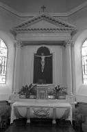 Autel, retable, tabernacle (maître-autel, autel tombeau, retable architecturé), style néo-classique, église paroissiale Saint-Barthélemy (Thourie)