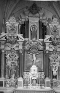 Autel, retable, tabernacle (maître-autel, autel tombeau, retable architecturé, tabernacle à ailes), église paroissiale Saint-Pierre (Coësmes)