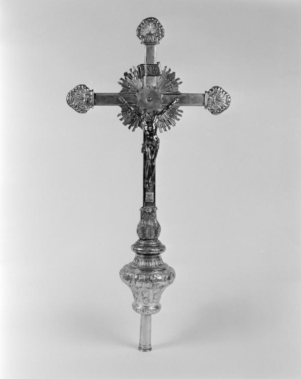 Croix de procession, église paroissiale Saint-Gervais, Saint-Protais (Saint-Avé)