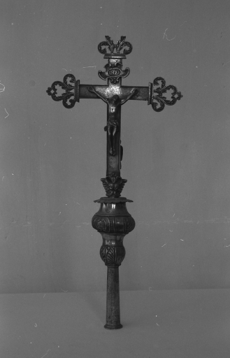 Croix de procession (2), église Saint-Rémy (Saint-Rémy-du-Plain)