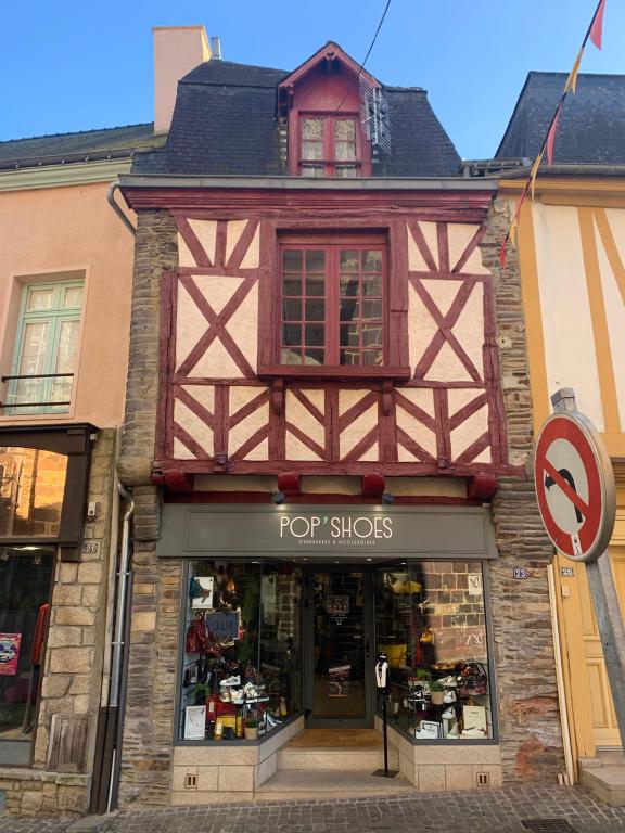 Maison, 23 rue des Ponts (Malestroit)