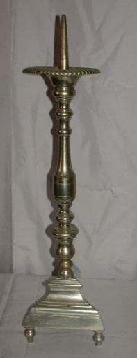 Paire de chandeliers d'autel