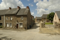 Maison, 15 place de l'église (Hédé fusionnée avec Bazouges-sous-Hédé pour former la commune de Hédé-Bazouges en 2009)