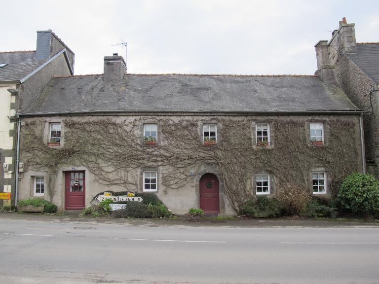 Ensemble de deux maisons au bourg (Hanvec)