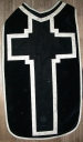 Ornement noir 2 : chasuble, étole, manipule et voile de calice
