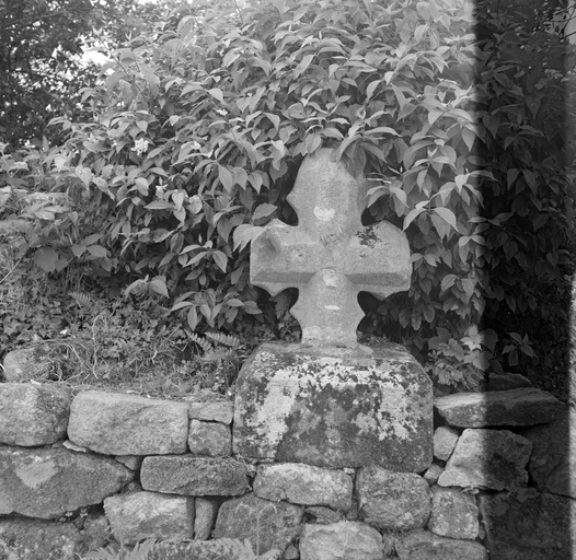 Croix monumentale dite Ty Croas, Rumerdy (Guengat)