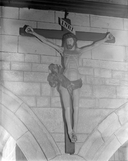 Statue (d'applique, grandeur nature) : Christ en croix, église paroissiale Saint-Gilles (Plonéis)