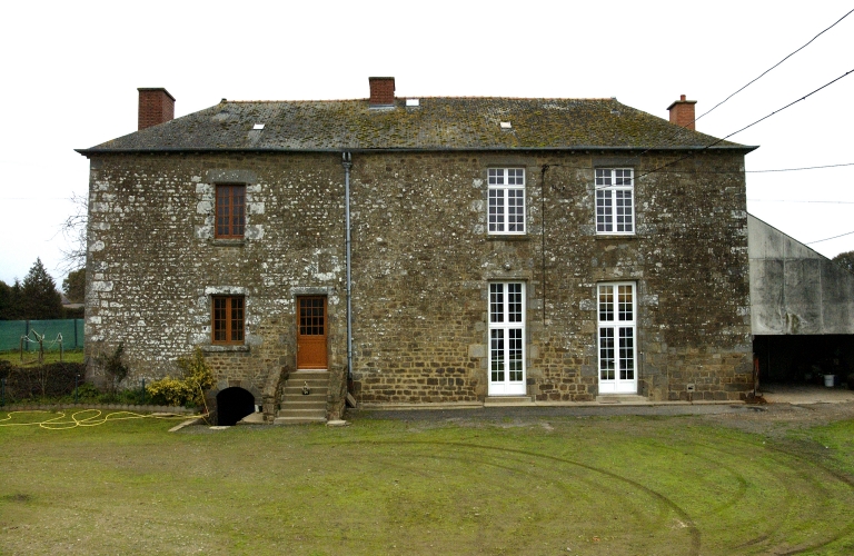 Ferme ancien château, Bazouges-sous-Hédé, Bon Espoir (Bazouges-sous-Hédé fusionnée avec Hédé pour former la commune de Hédé-Bazouges en 2009)