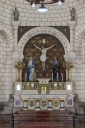Ensemble du maître-autel : autel, tabernacle, 2 gradins d'autel, degrés d'autel