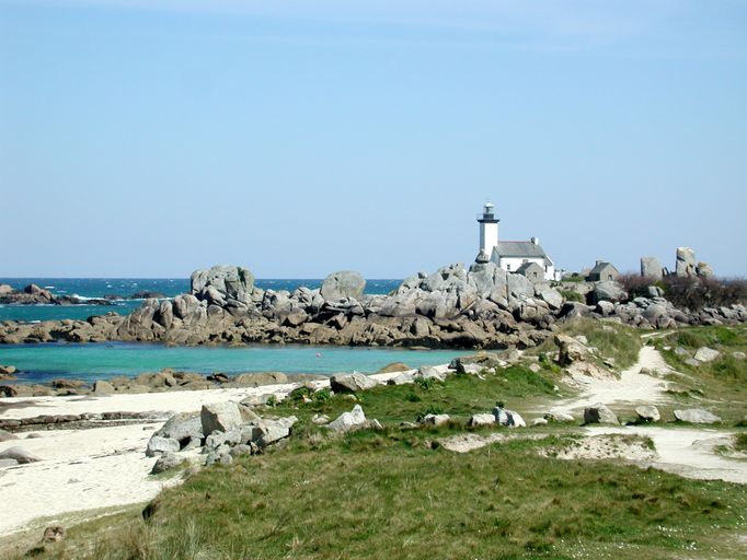 Phare de Pontusval, Pointe de Beg-Pol (Brignogan-plages fusionnée en Plounéour-Brignogan-plages en 2017)