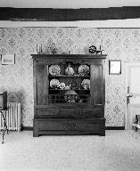 Ensemble de mobilier 4 : banc, lit clos, Maison Saint-Louis-Marie (Josselin)