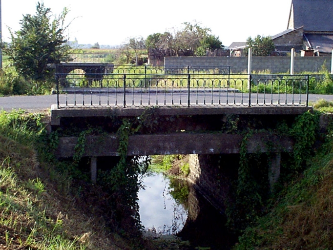 Pont, le Chemin de la Croix-aux-Herbes, le Croisé Join (Mont-Dol)