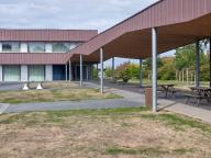 Les bâtiments de l'extension restructuration, au cours des années 2010, du lycée Jean Brito (Bain-de-Bretagne)