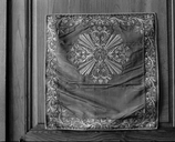 Chasuble, manipule, bourse de corporal, voile de calice (ornement violet, ornement vert), église paroissiale Saint-Melaine (Cornillé)