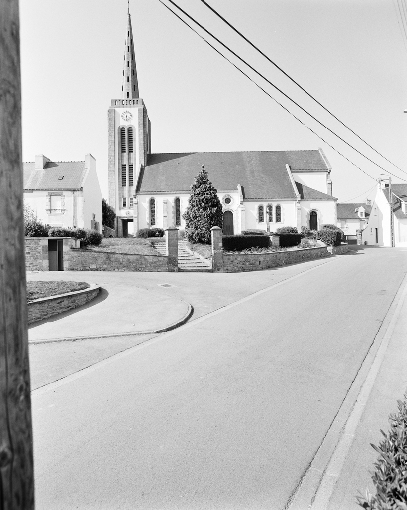 Eglise paroissiale Notre-Dame-des-Fleurs, rue de Lesbin (Gestel)