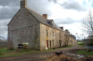 Alignement de 5 maisons, le Pont Melin (Bonnemain)