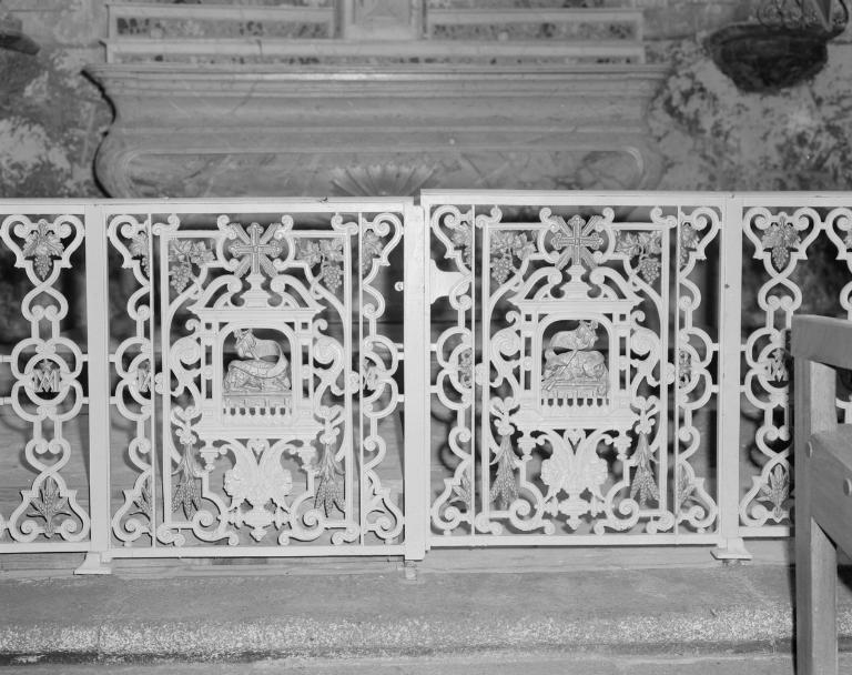 Clôture de choeur (table de communion), chapelle Saint-Michel de Brangolo (Theix fusionnée en Theix-Noyalo en 2016)