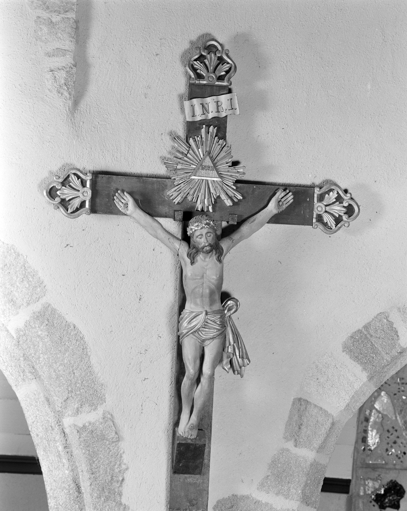 Croix : Christ en croix, église paroissiale Saint-Gérand (Cléguer)